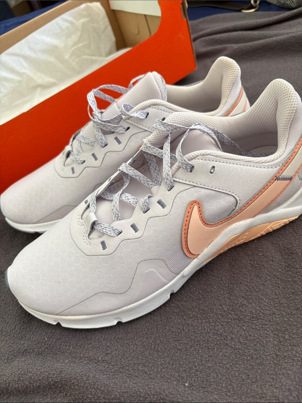 Nike Womens Legend Essential 2 Shoes